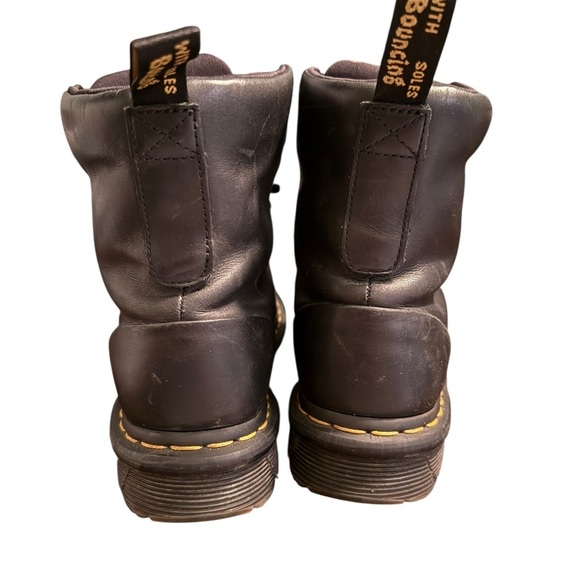 Dr. Martens Big Kids Size 5 / Women’s Size 7 – Classic Black Leather Boots - Picture 3 of 10